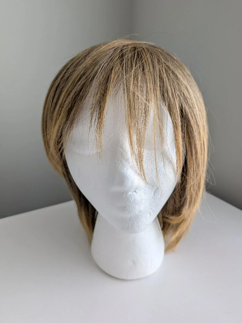 LUXHAIR Lace Front Smooth Shag Light Golden Brown Wig No Box Keralon Light - Picture 5 of 8